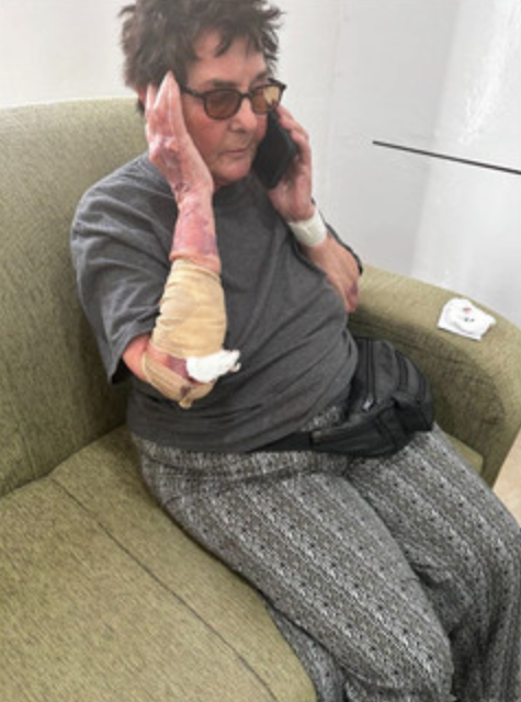 norwegian-cruise-lines-abandoned-elderly-woman