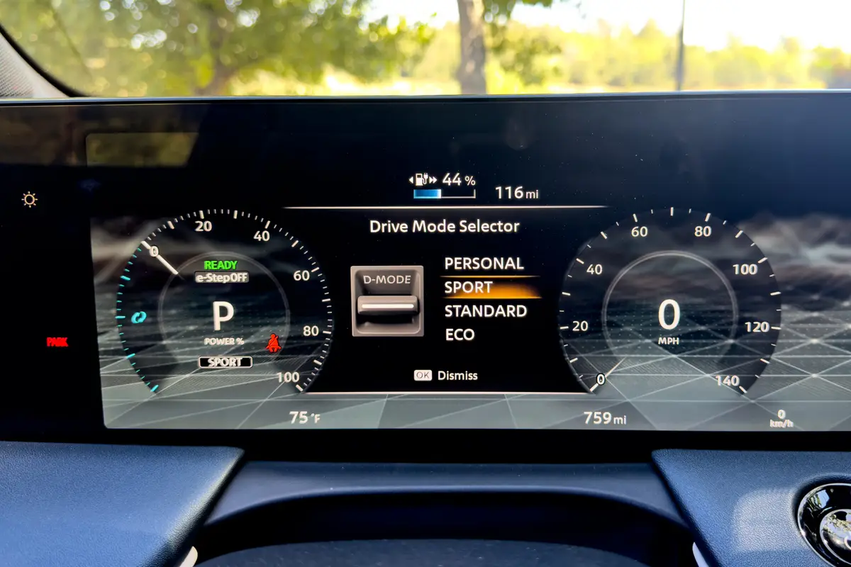 nissan-leaf-2026-21-interior-instrument-panel-scaled.webp