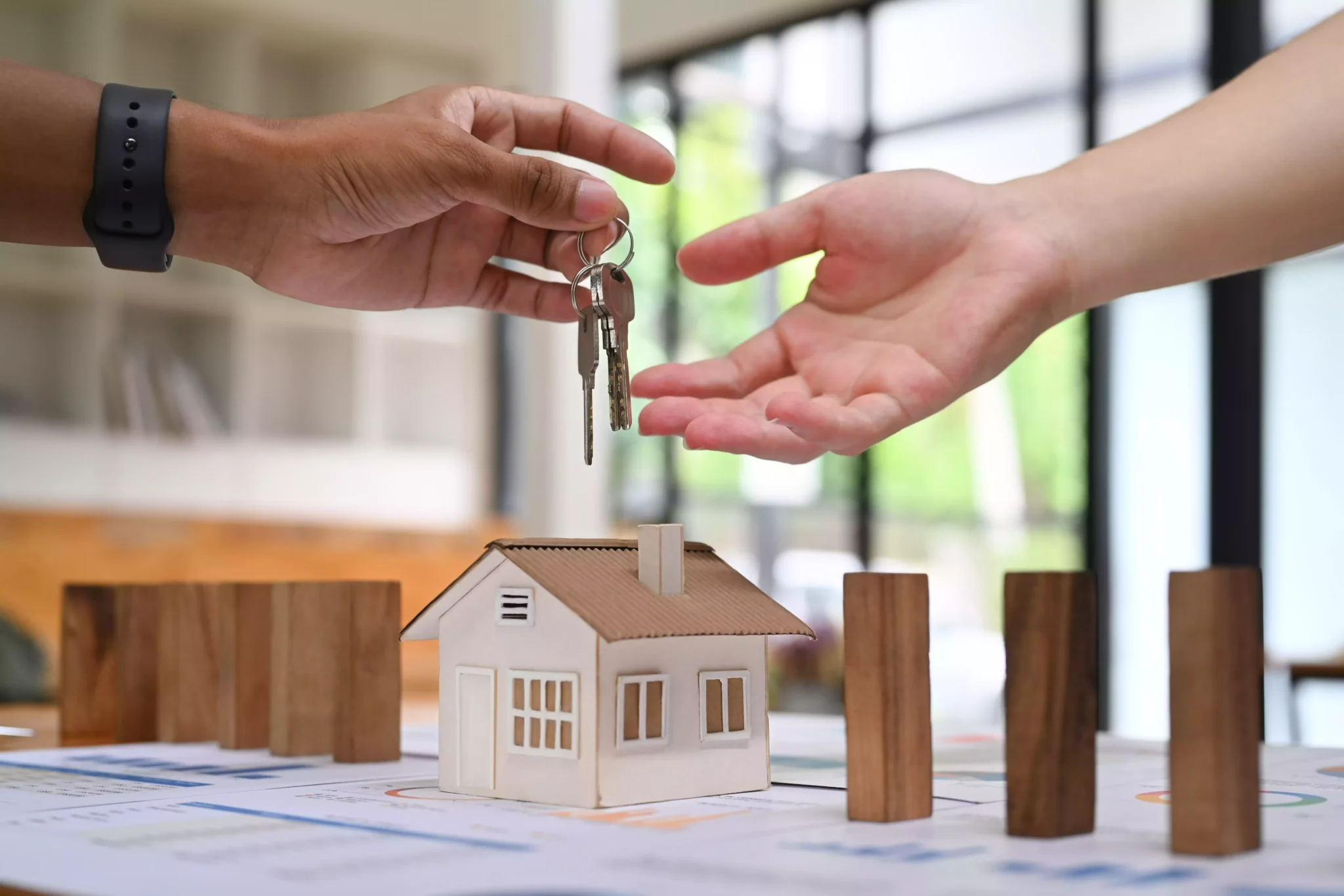 keys-and-house-model-on-a-desk-2026-03-17-03-36-23-utc-min-2048x1365.webp
