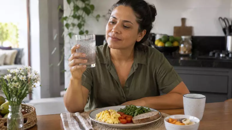 745040809-24-chia-na-rotina-alimentar.webp