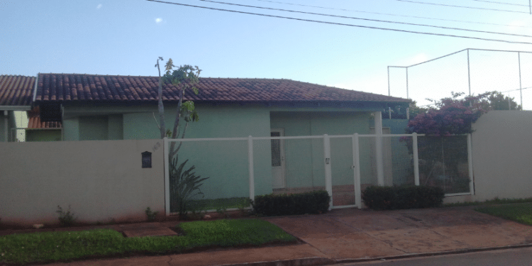 Casa_das_Irmas_Franciscanas_de_Nossa_Senhora_Aparecida_-_panoramio_4_resized-750x375.png