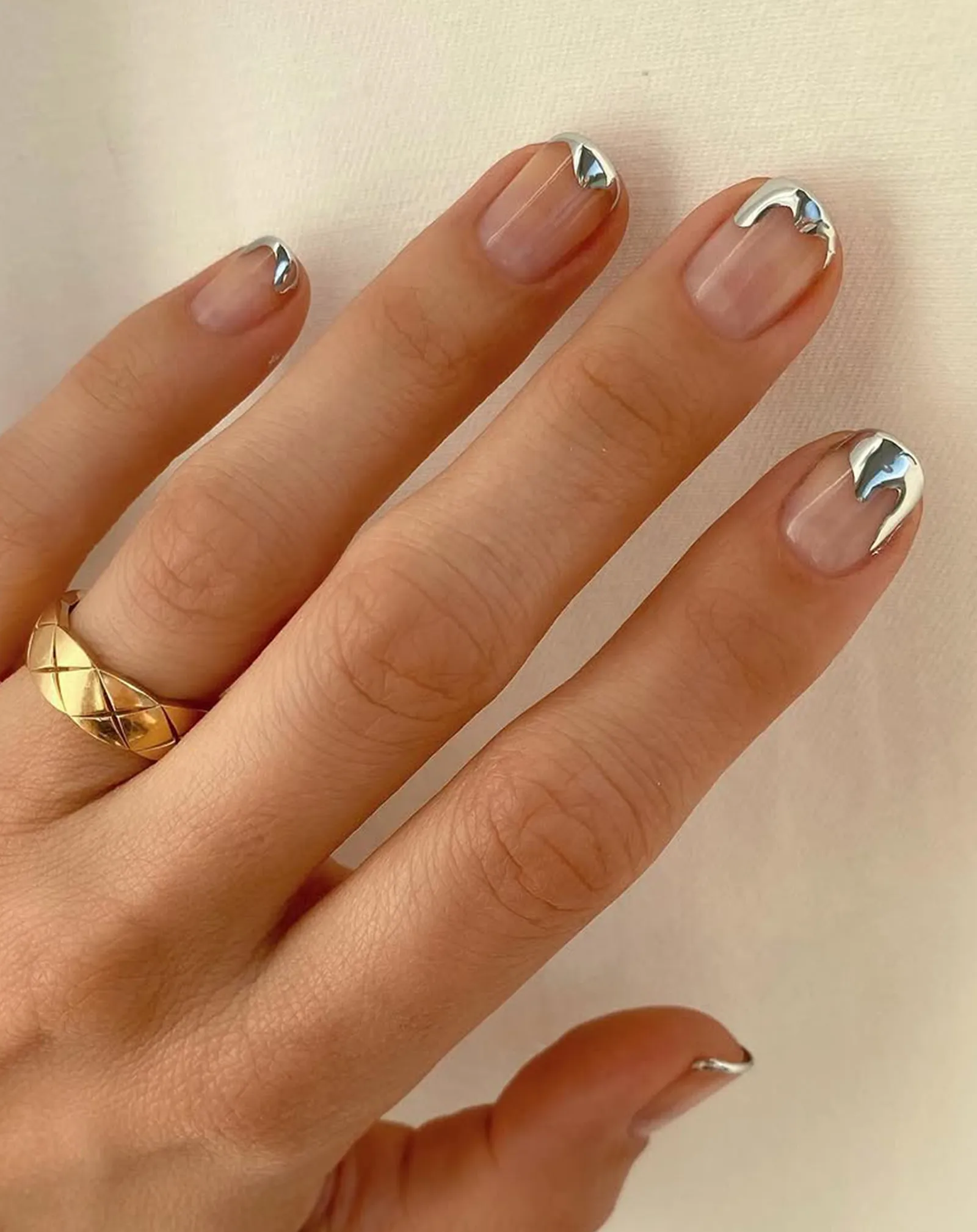 Molten silver_0002_2_Courtesy of @betina_goldstein.webp