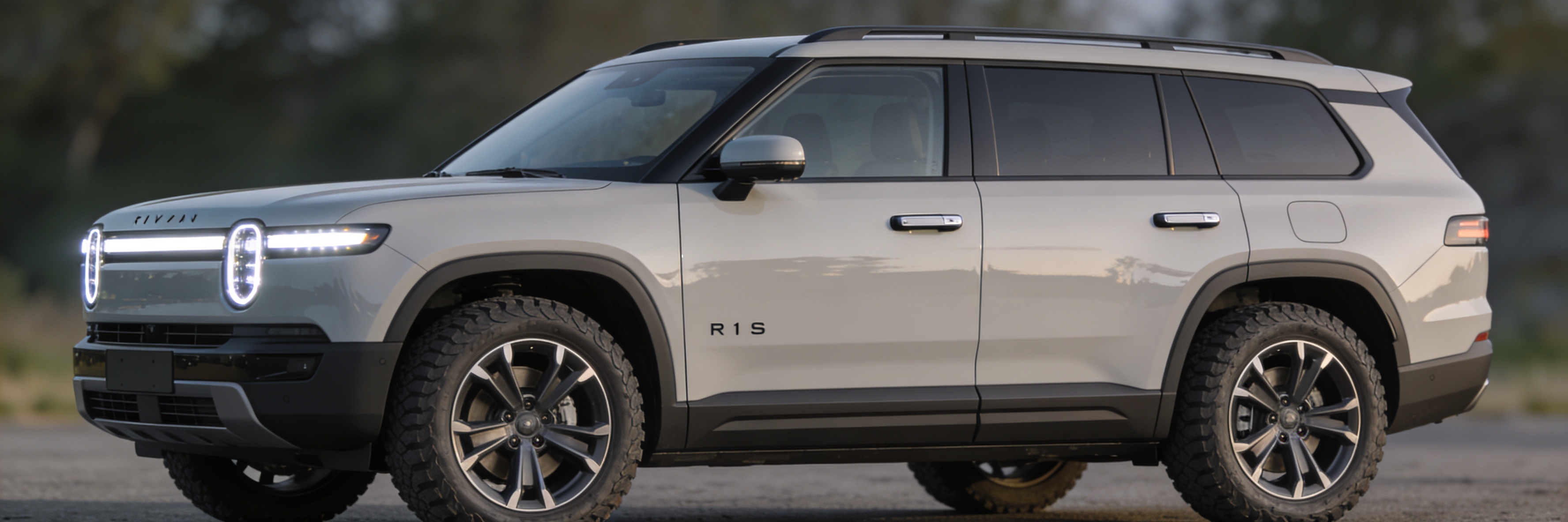 Rivian R1S exterior